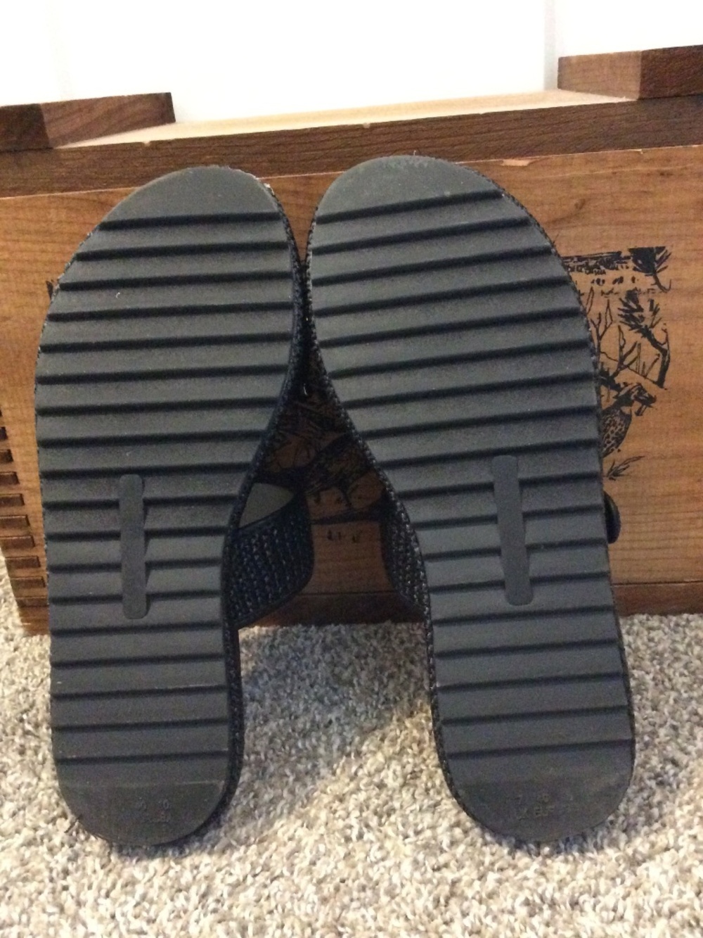 W's Walk Of Shame Sandals - 2 strap platform slides - Black w/ Gold - size  9 - Picture 7 of 11